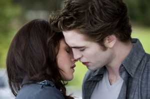 Twilight Saga: New Moon movie scene with Kristen Stewart and Robert Pattinson