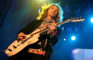 Styx: The Grand Illusion/Pieces Of Eight Live scene