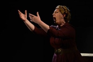 Anna Kirkland is Elisabeth Schwarzkopf in Der Kanarienvogel (The Canary)