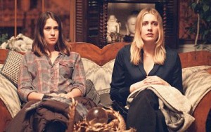 Lola Kirke (l.) and Greta Gerwig in Mistress America